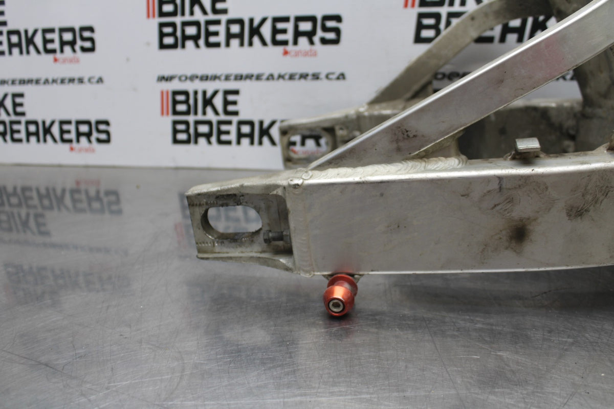 00 SUZUKI GSXR750 REAR SWINGARM BACK SUSPENSION SWING ARM BB820