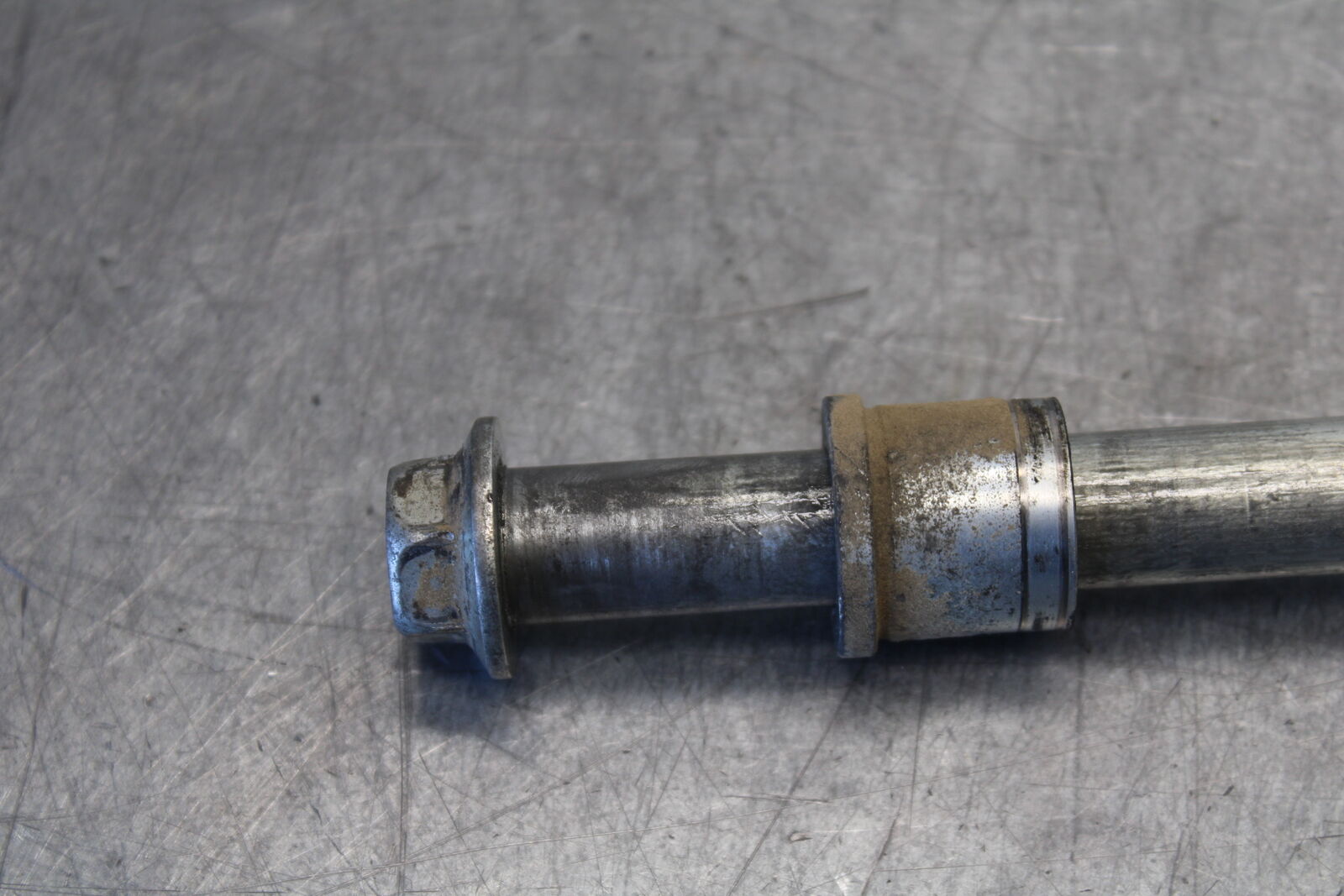 09-15 YAMAHA FZ6R FRONT WHEEL RIM AXLE PIVOT BOLT 20S-25181-00-00 BB686