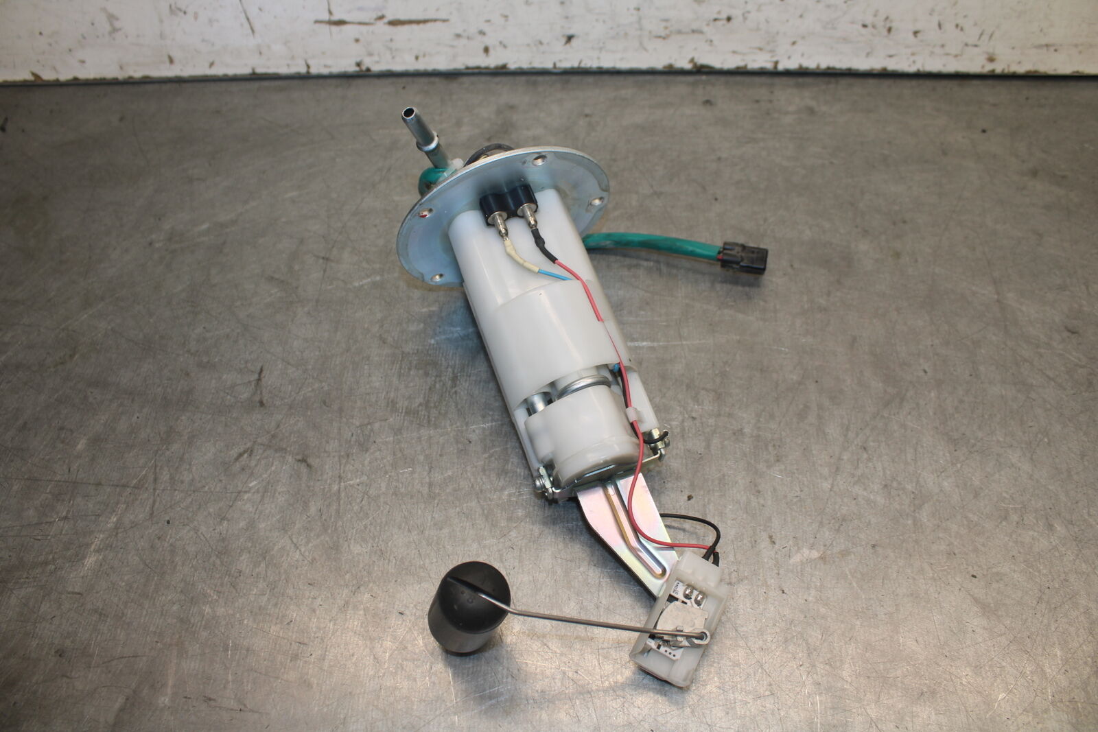 19-23 KAWASAKI NINJA ZX6R FUEL PUMP GAS PETROL SENDER UNIT BB701