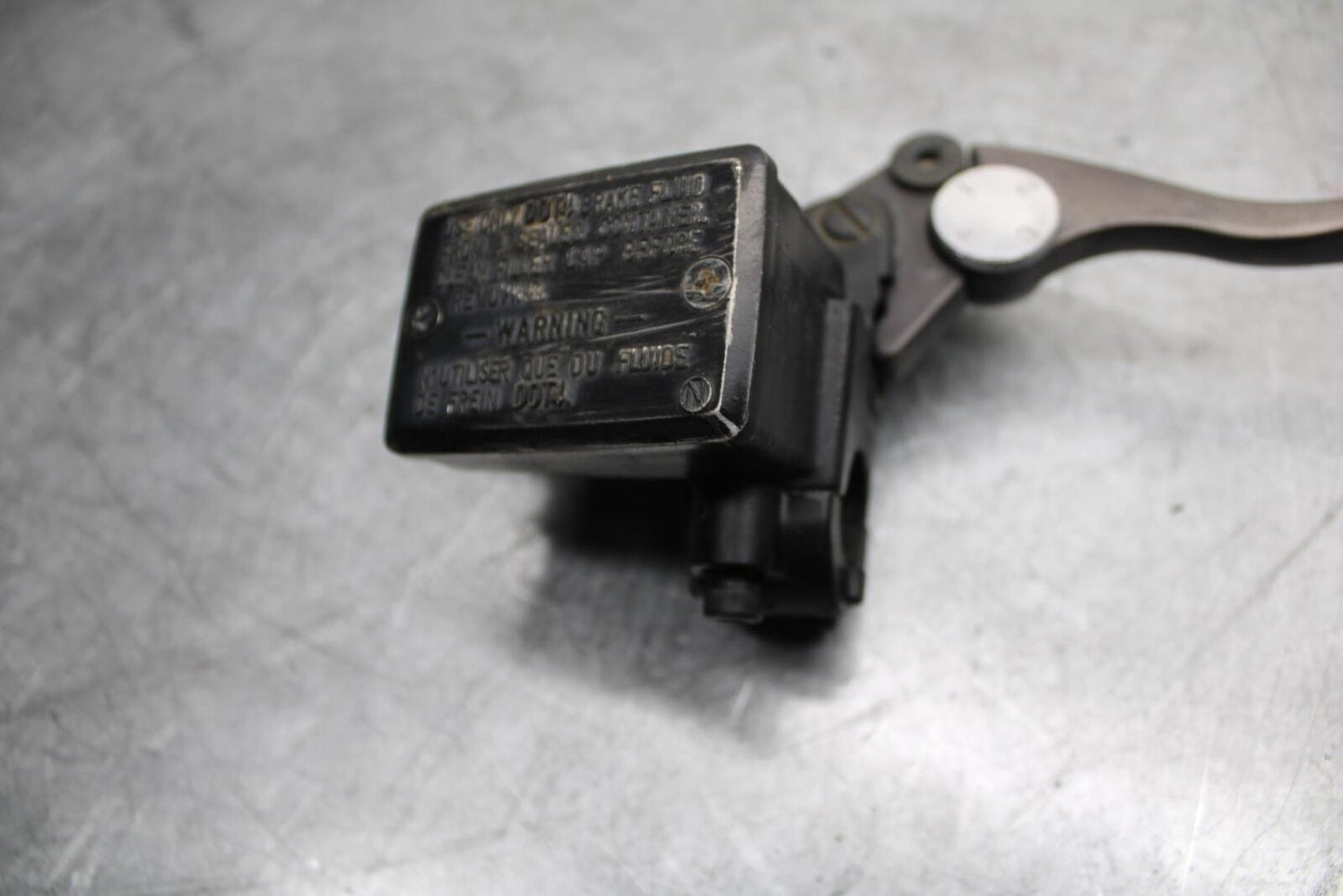 2001 Kawasaki Ninja ZX6 ZX600E FRONT BRAKE MASTER CYLINDER w/ LEVER BB547