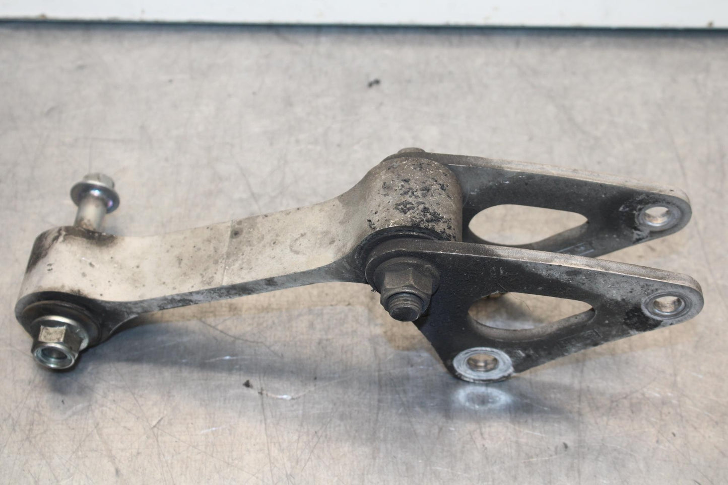2011 Suzuki GSXR600 REAR DOGBONE SHOCK LINKAGE LINK BB602