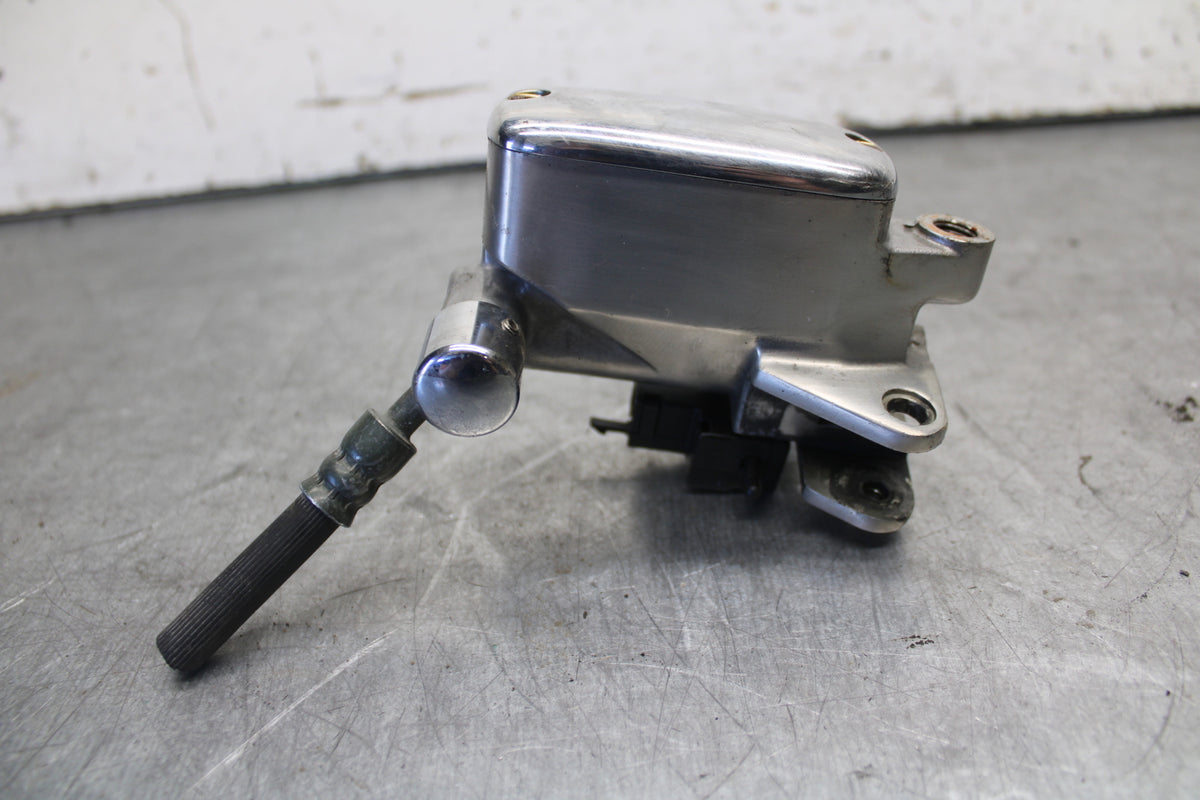 05-06 YAMAHA ROYAL STAR FRONT BRAKE MASTER CYLINDER BB697