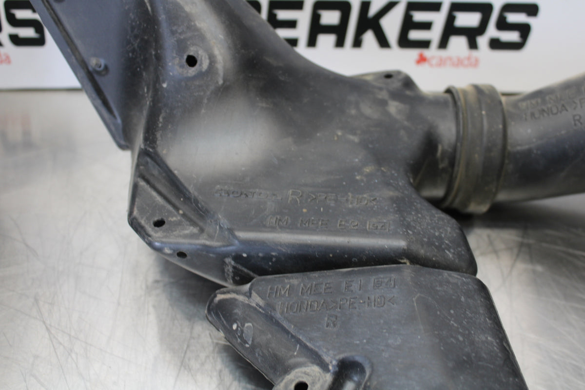 05-06 HONDA CBR600RR RIGHT LEFT AIR INTAKE DUCTS BB149