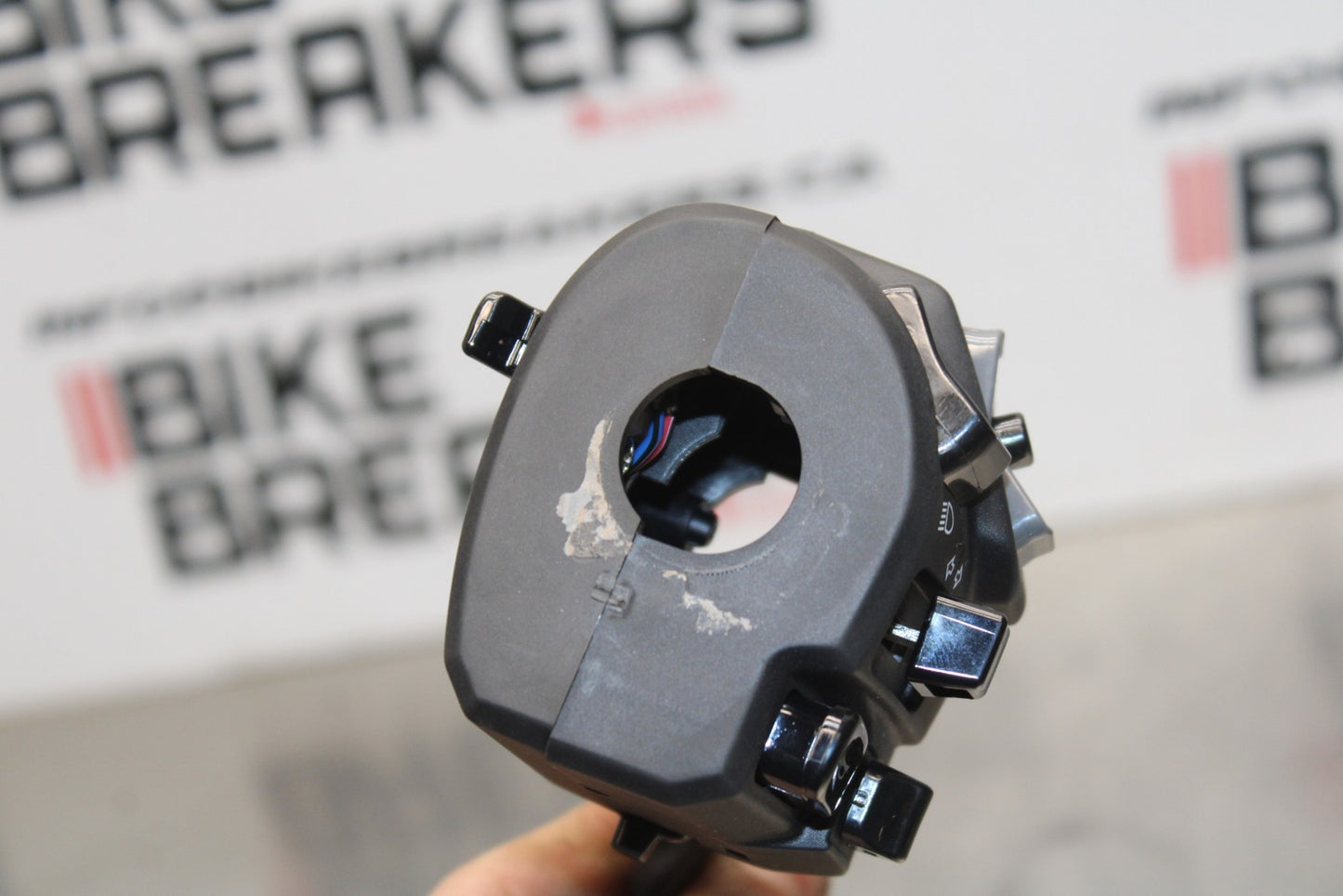 23-24 KAWASAKI NINJA ZX14R LEFT CLIP ON HANDLE HORN SIGNALS SWITCHES BB764