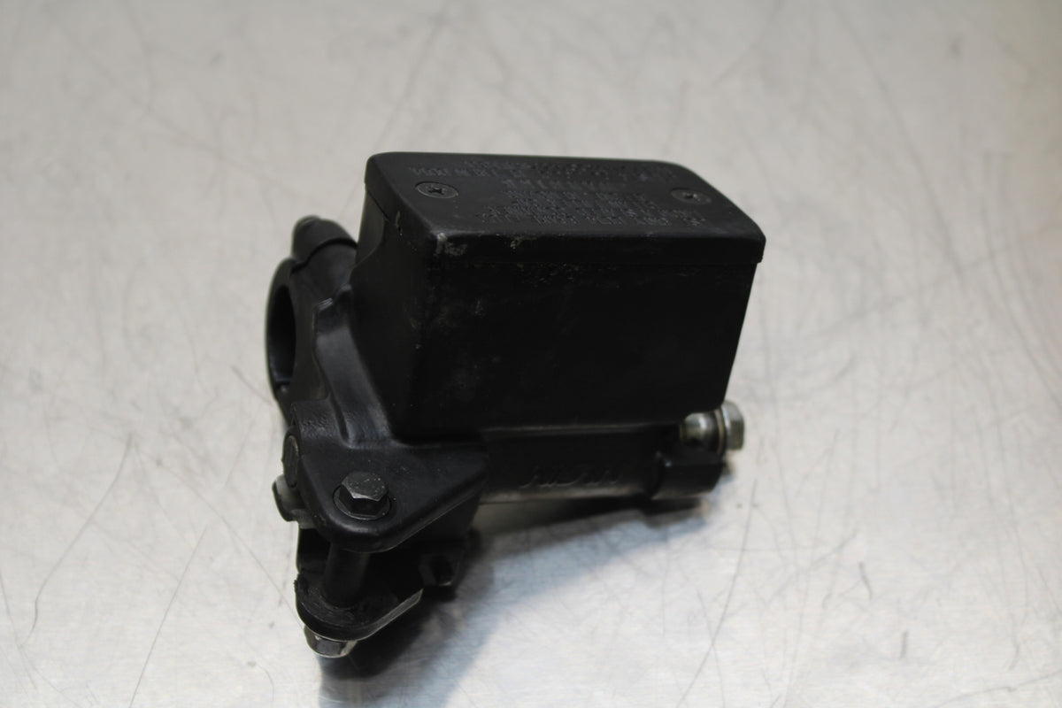 07 SUZUKI BANDIT 600F FRONT BRAKE MASTER CYLINDER BB328