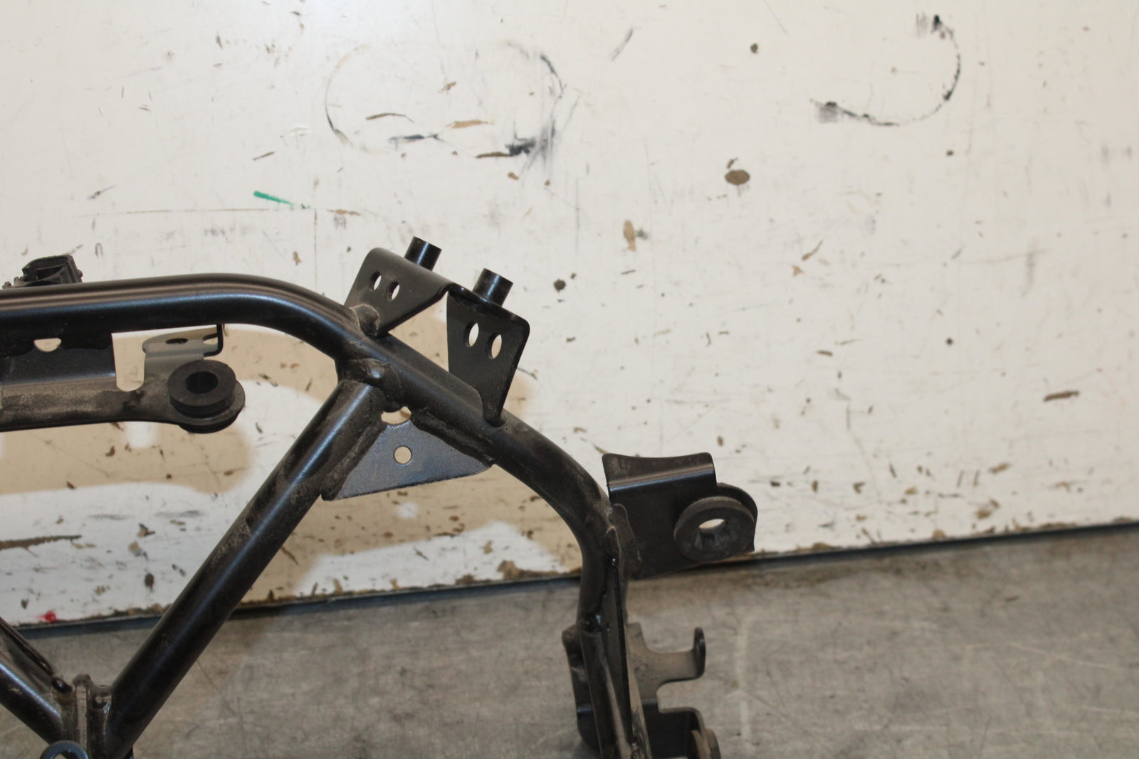 18-24 KAWASAKI NINJA 650 UPPER FAIRING MIRROR GAUGES STAY BRACKET BB725