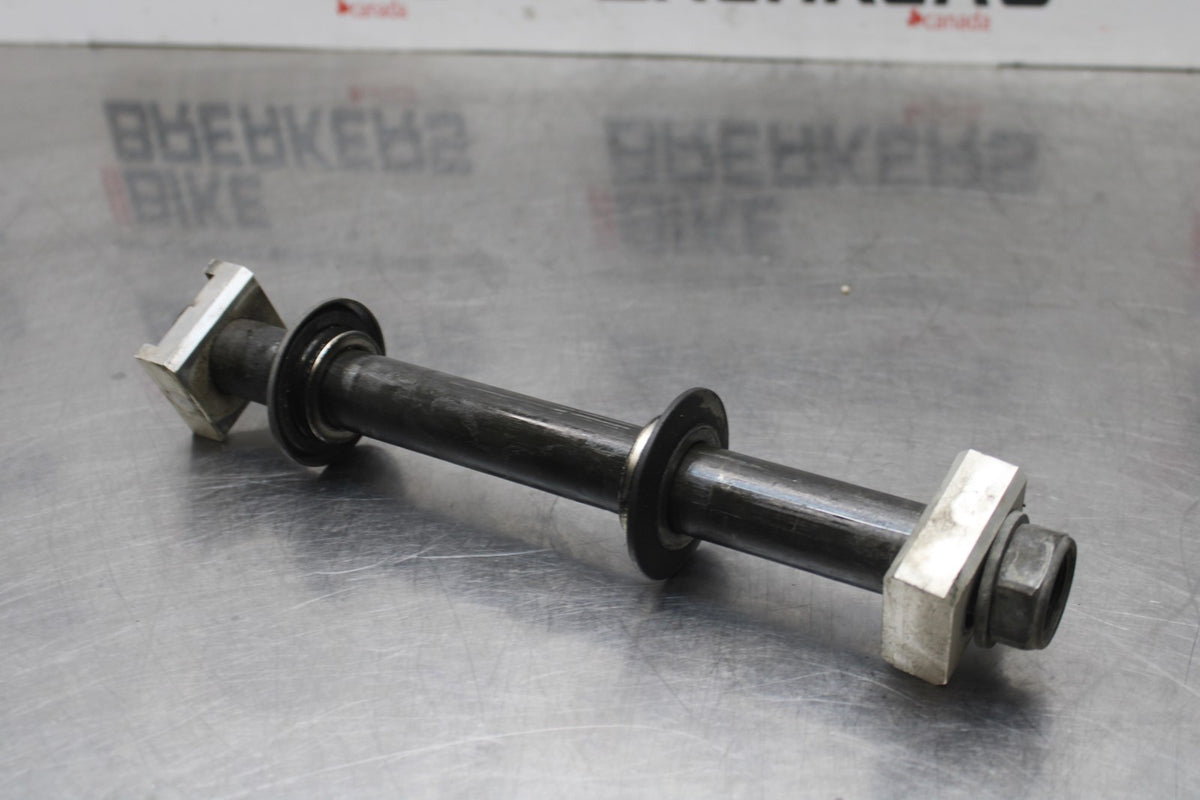 05 YAMAHA YZF R6 REAR AXLE BACK WHEEL RIM PIVOT BOLT AXEL BB814