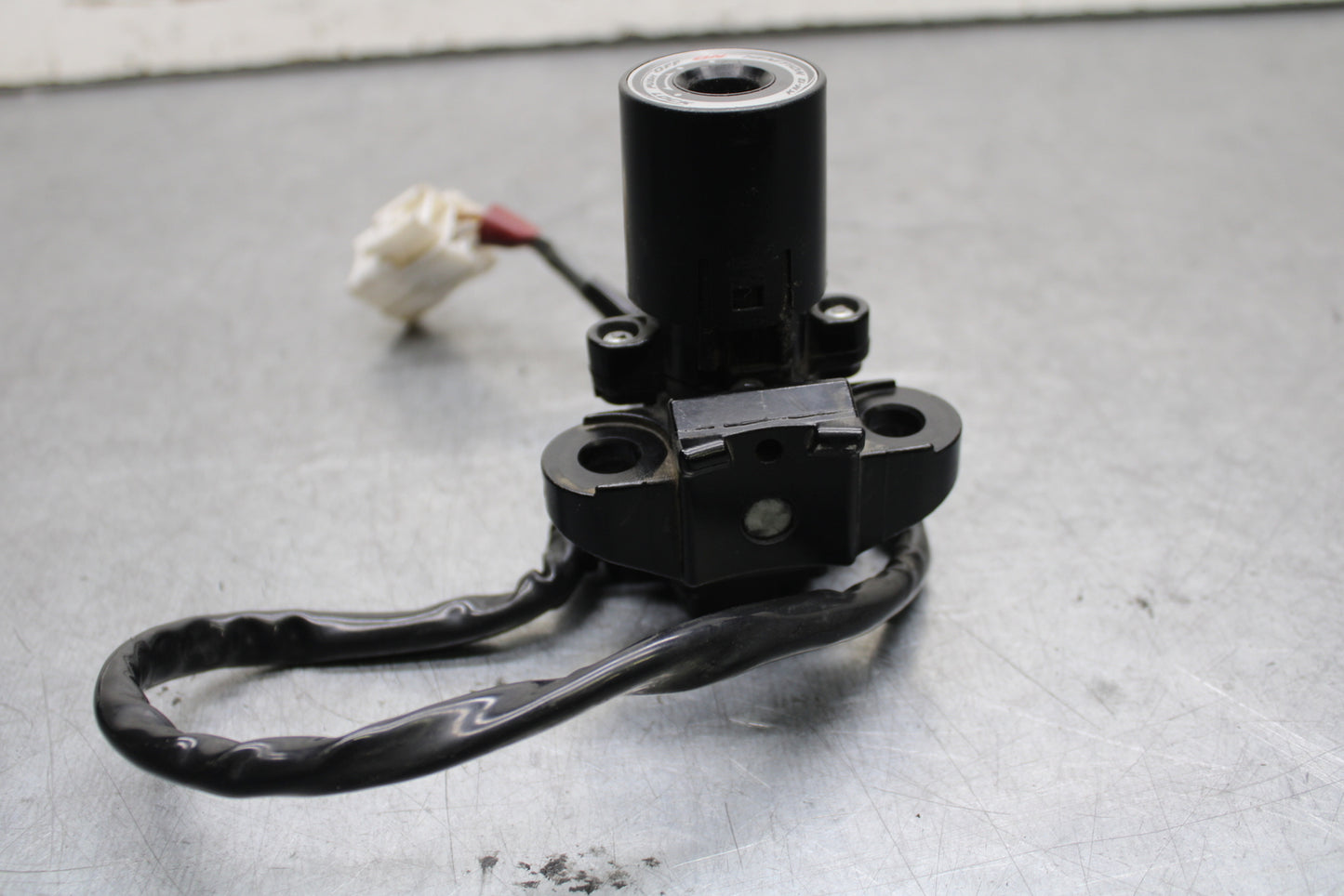 16 KAWASAKI NINJA ZX10R IGNITION LOCK  AND SEAT LOCK BB650