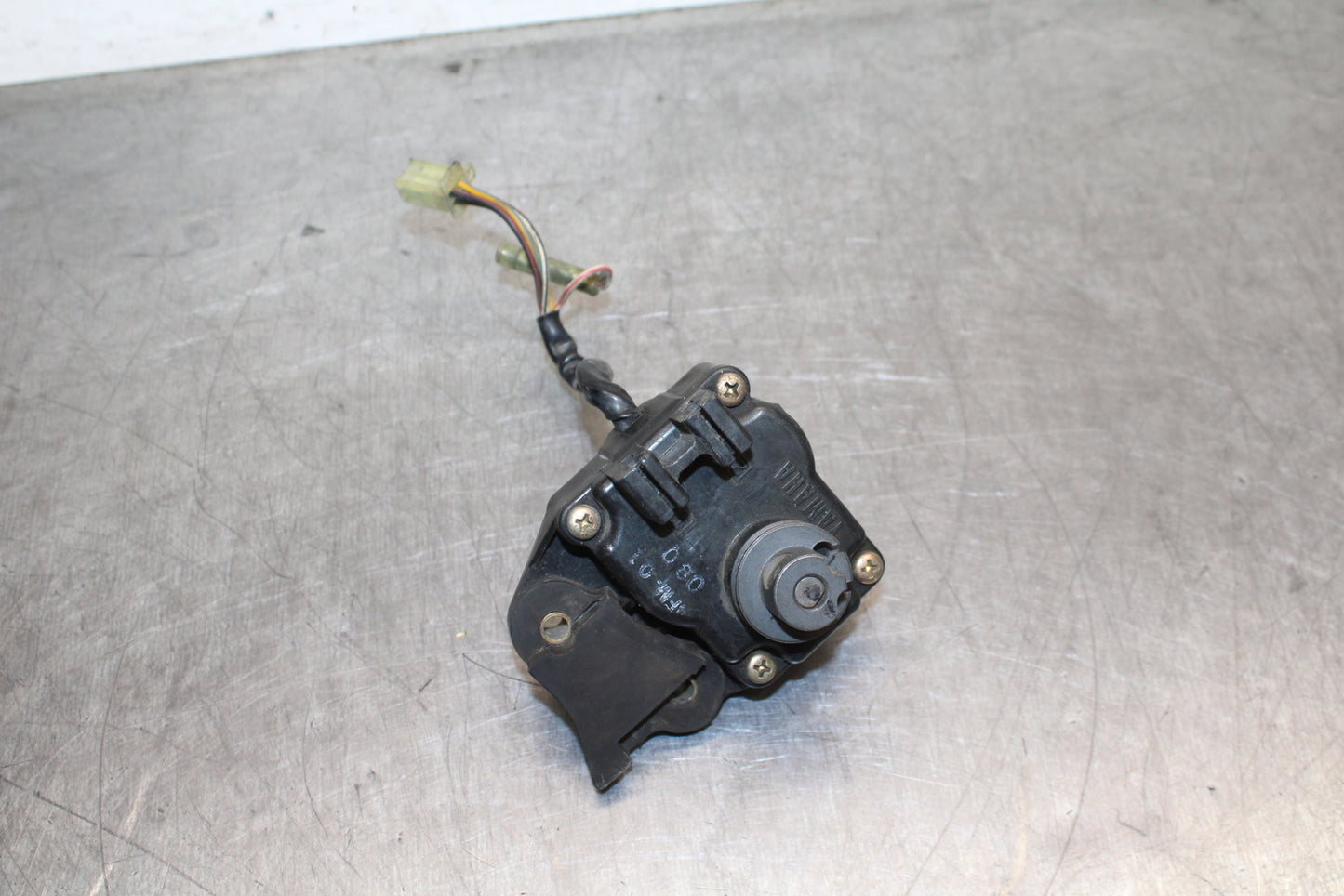 00-01 YAMAHA YZF R1 EXHAUST VALVE SERVO MOTOR BB755