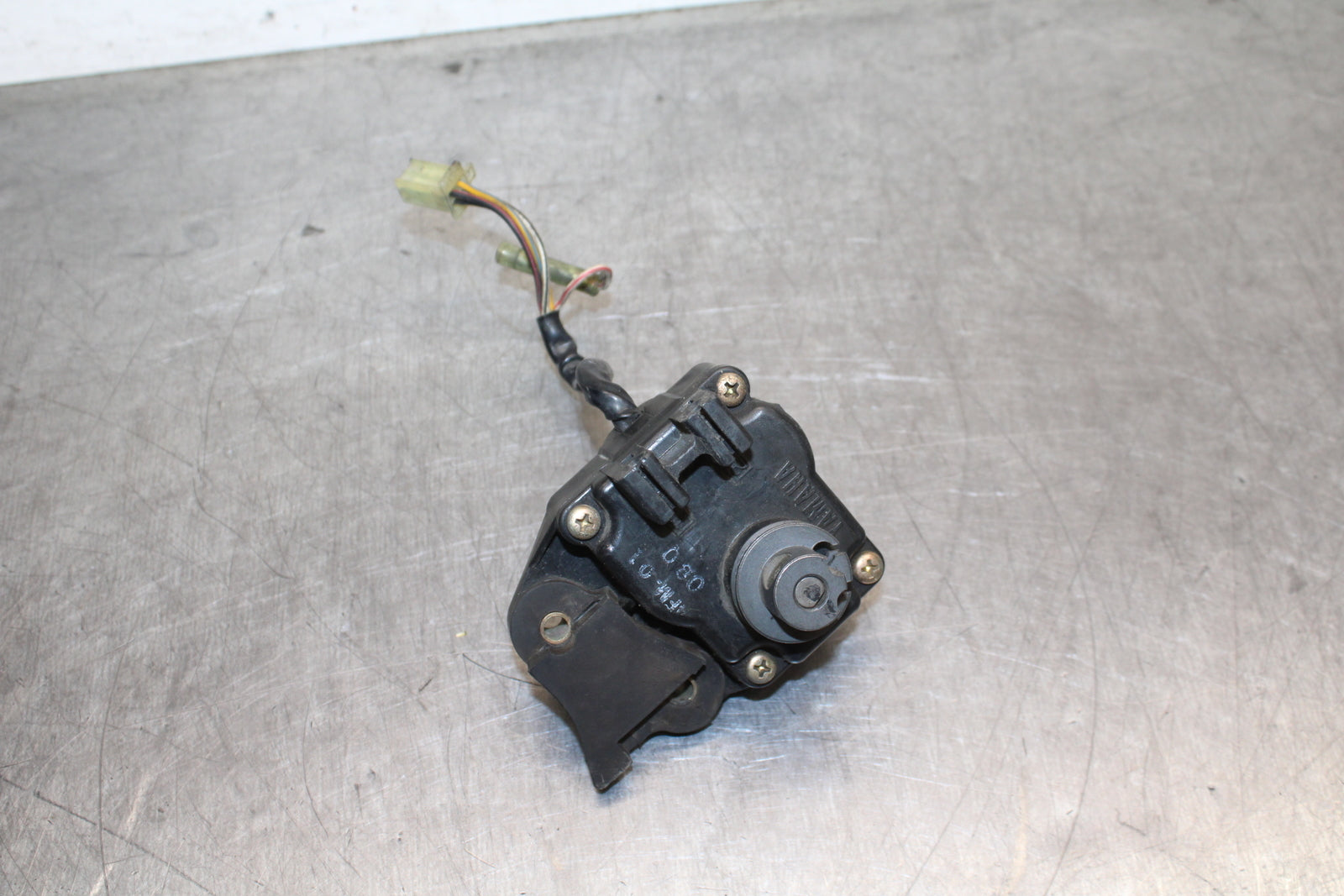 00-01 YAMAHA YZF R1 EXHAUST VALVE SERVO MOTOR BB755