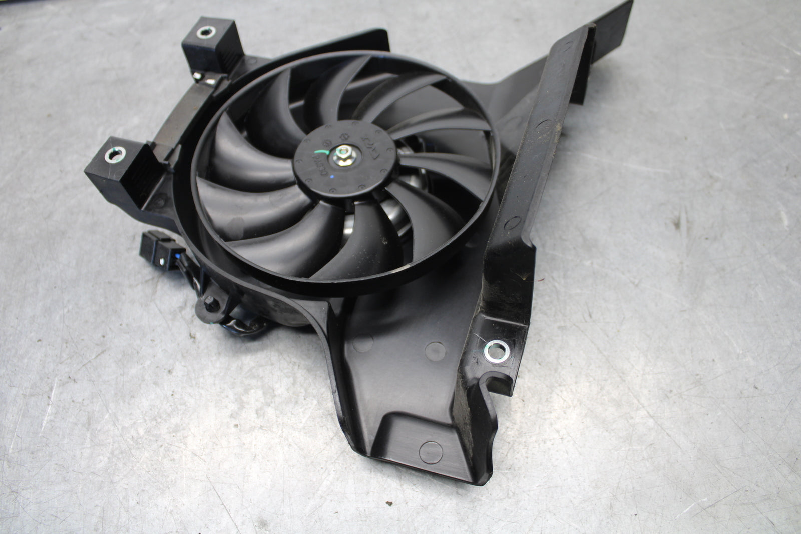 18-23 KAWASAKI NINJA 400 ENGINE RADIATOR COOLING FAN BB660