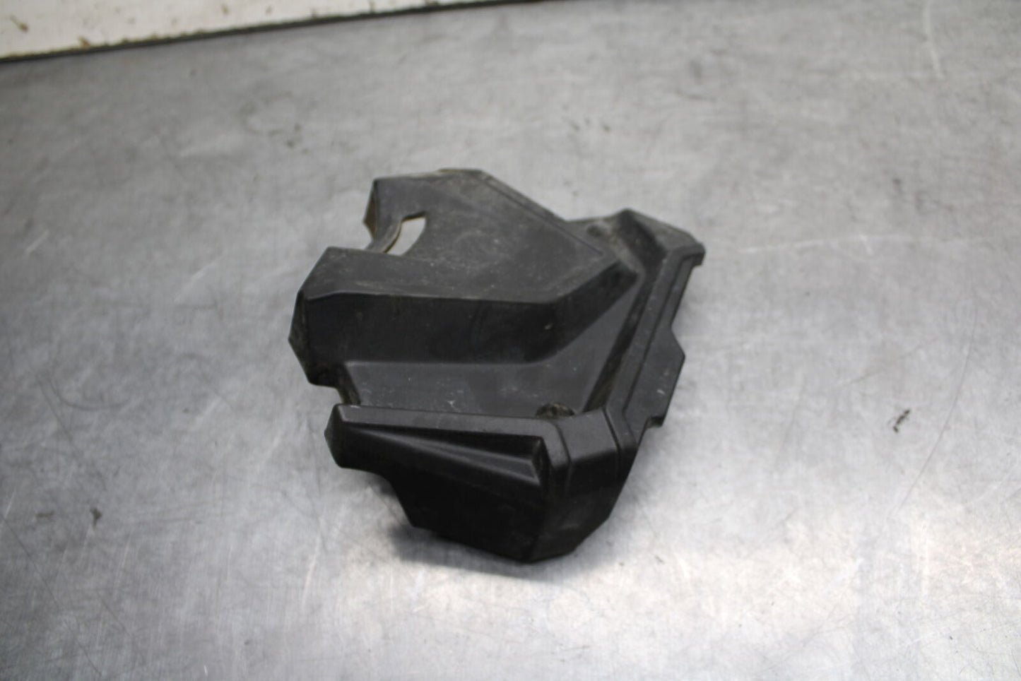 18-24 KAWASAKI NINJA 650 ENGINE SPROCKET COVER BB725