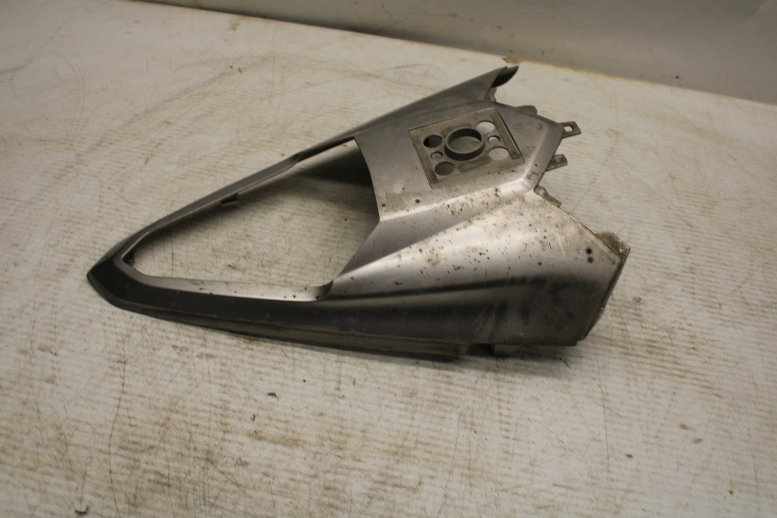 08-16 YAMAHA YZF R6 REAR BACK TAIL UNDERTAIL FAIRING COWL FENDER BB365