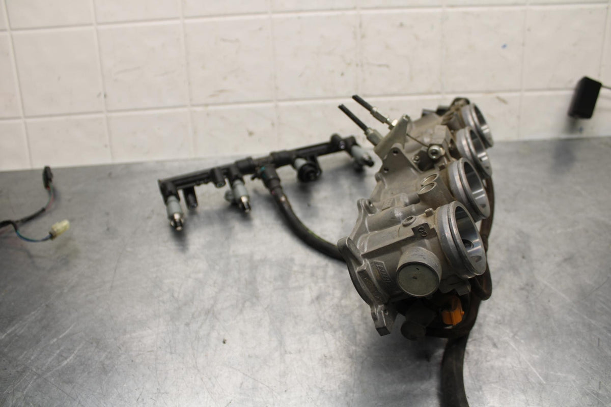 2007 Honda CBR600RR MAIN FUEL INJECTORS / THROTTLE BODIES 16400-MFJ-L01 BB596
