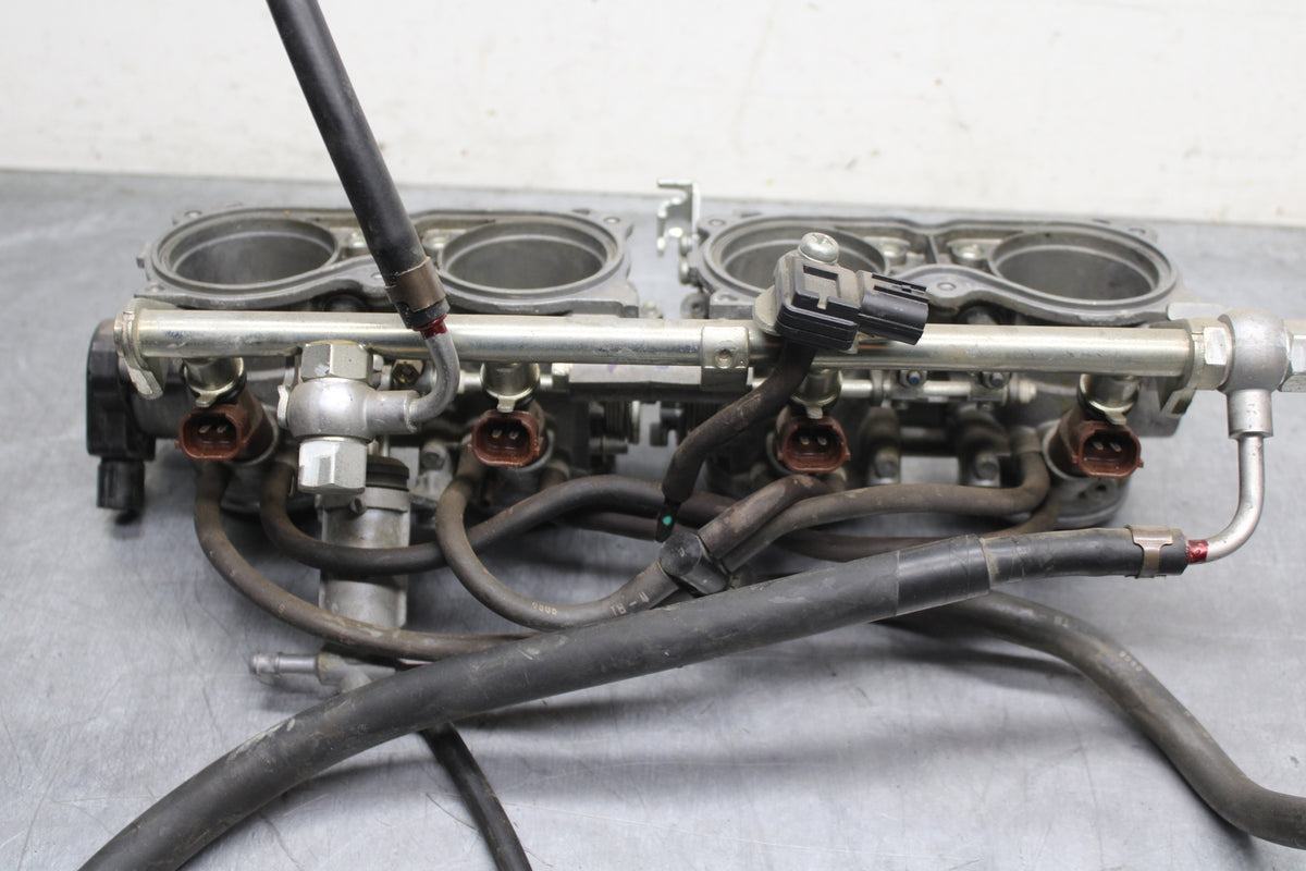 06-07 HONDA CBR1000RR MAIN FUEL INJECTORS / THROTTLE BODIES BB756