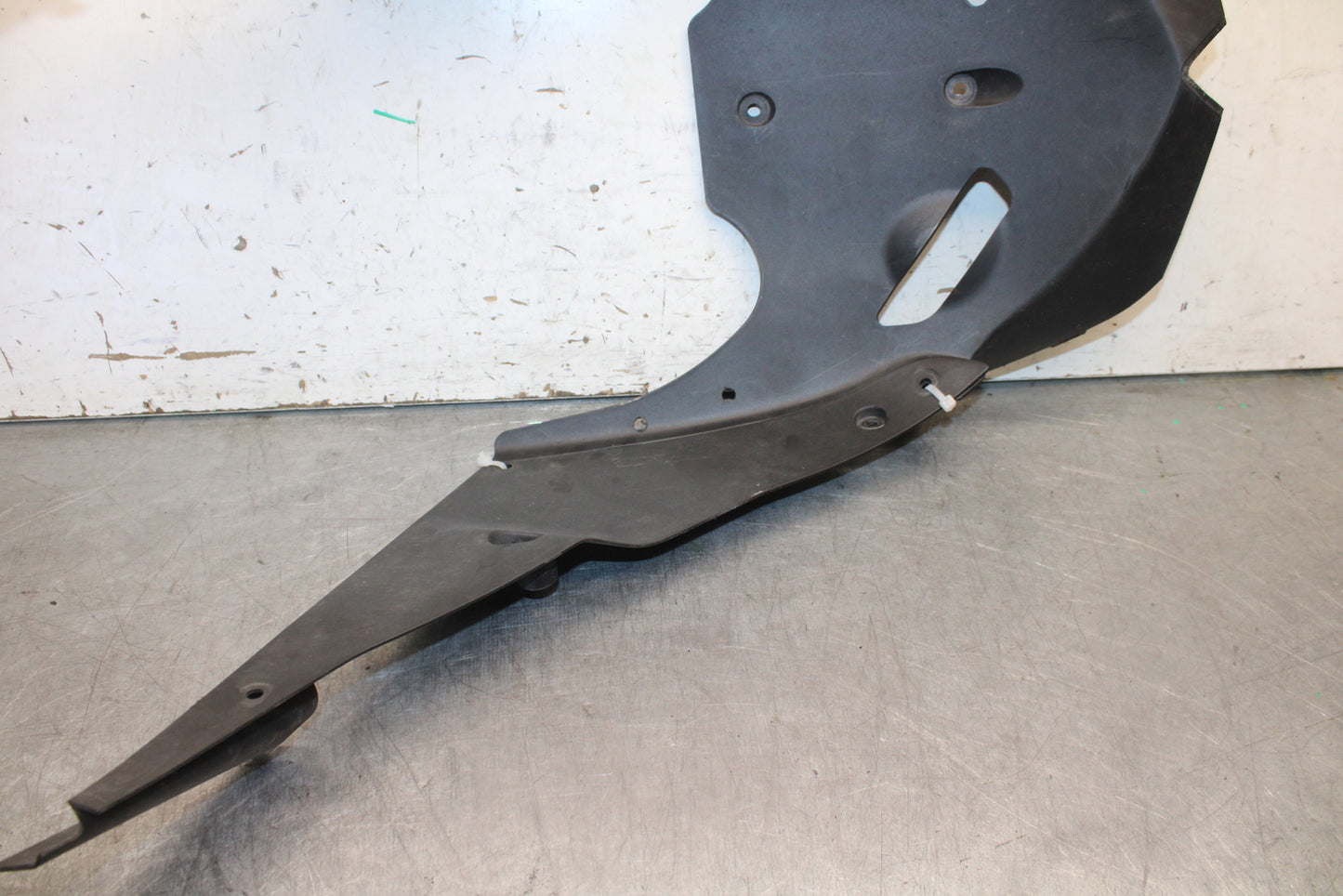 09-12 KAWASAKI NINJA ZX6R LOWER FRONT UPPER INNER HEADLIGHT COWL FAIRING BB698