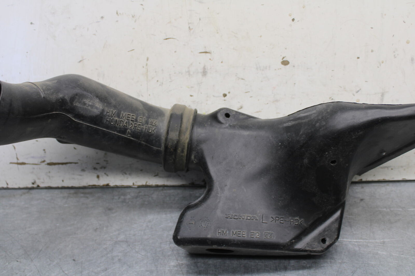 05-06 HONDA CBR600RR LEFT RAM AIR INTAKE DUCT TUBE  BB689