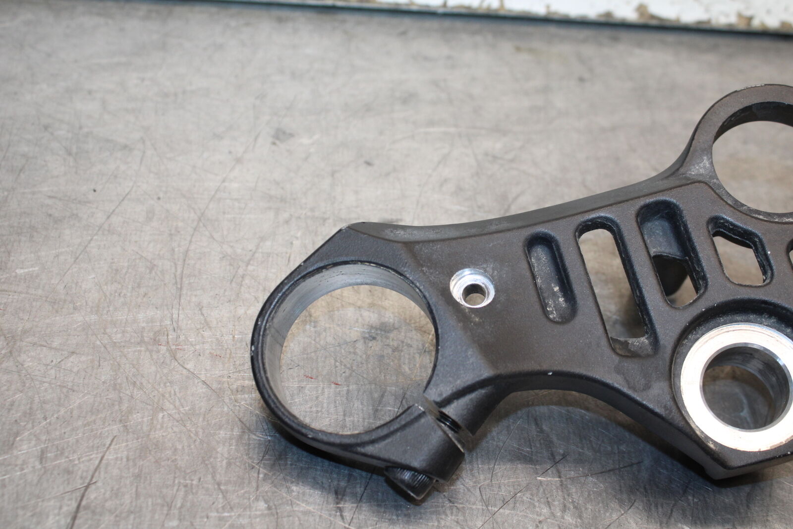 19-24 YAMAHA R3 FORKS UPPER TRIPLE TREE CLAMP BB736