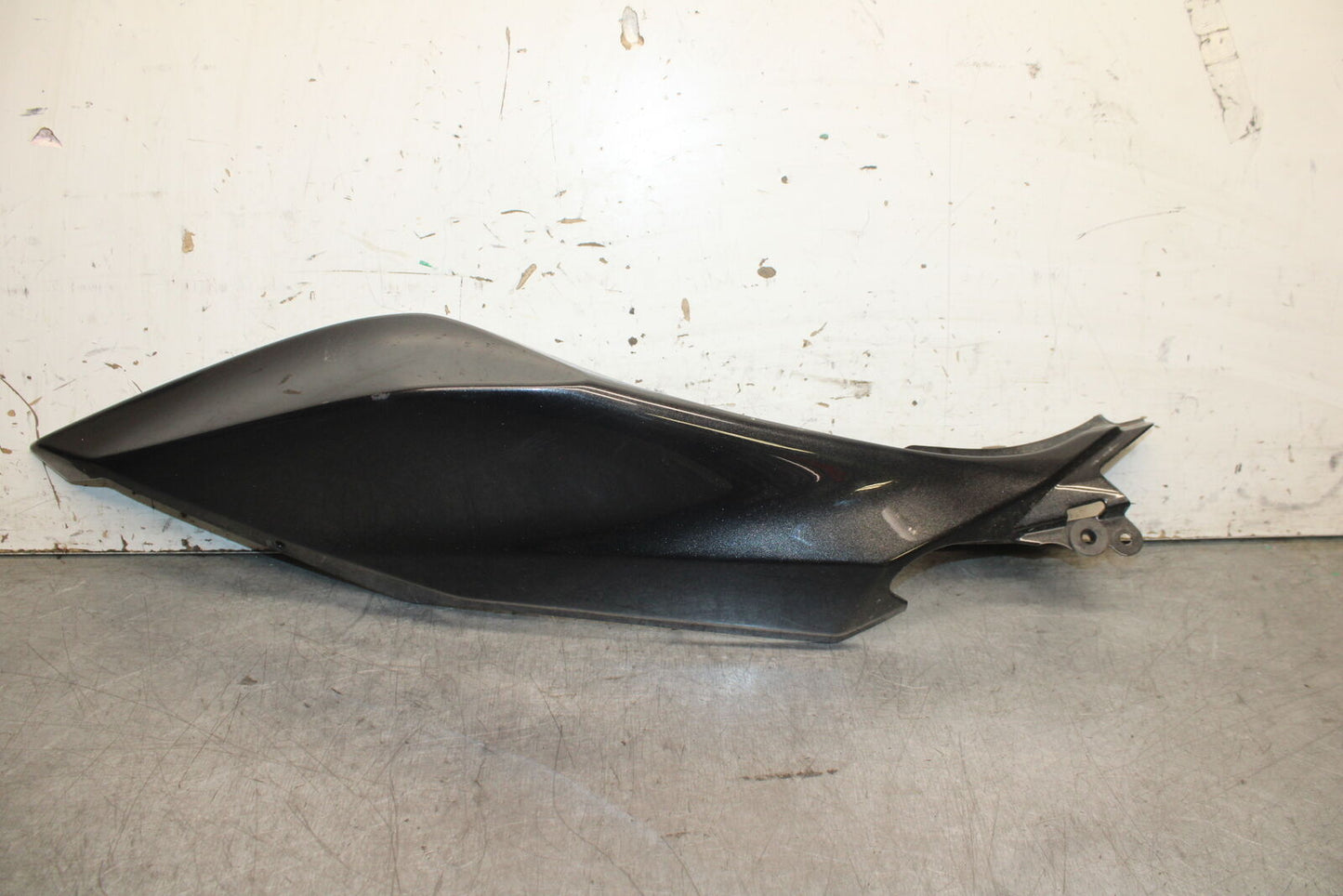 18-23 KAWASAKI NINJA 400 EX400 ABS LEFT REAR BACK TAIL FAIRING COWL SHROUD BB747