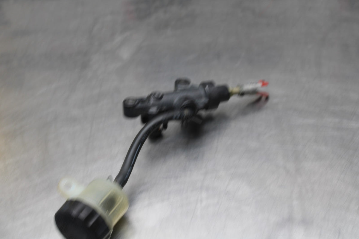 05 YAMAHA YZF R6 REAR BACK BRAKE MASTER CYLINDER W RESERVOIR BB858