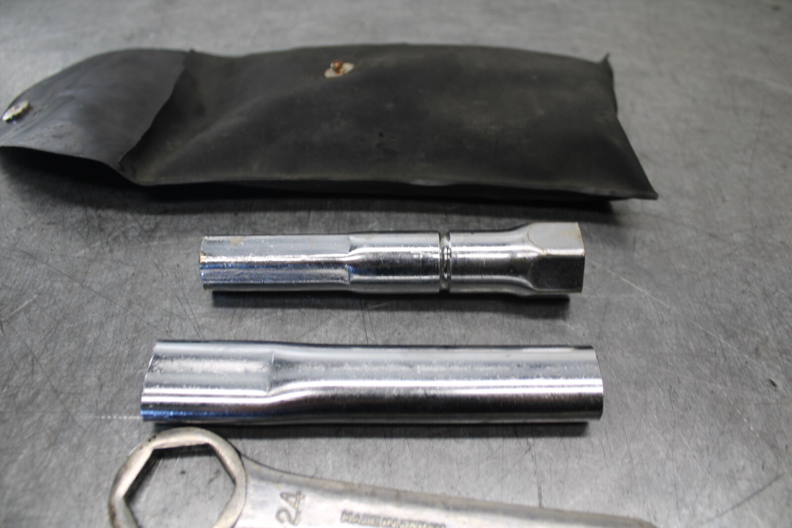 85-86 SUZUKI MADURA 1200 STOCK TOOLS OEM TOOL BAG KIT SET  BB691