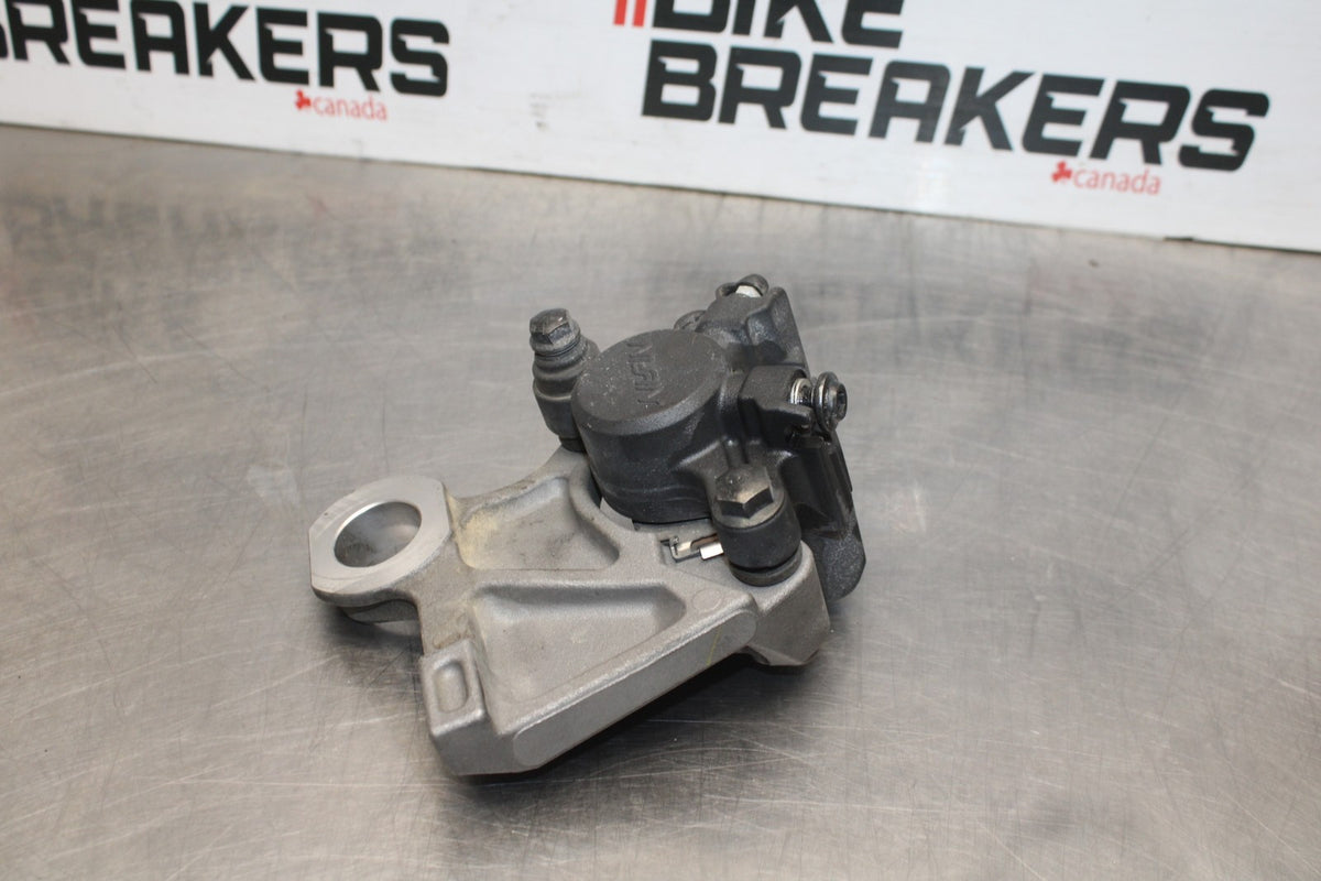 08-16 YAMAHA YZF R6 REAR BACK BRAKE CALIPER W MOUNT BRACKET BB856