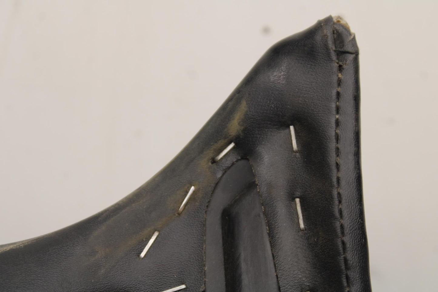 11-19 HONDA CBR125R FRONT DRIVERS SEAT PAD SADDLE BB102