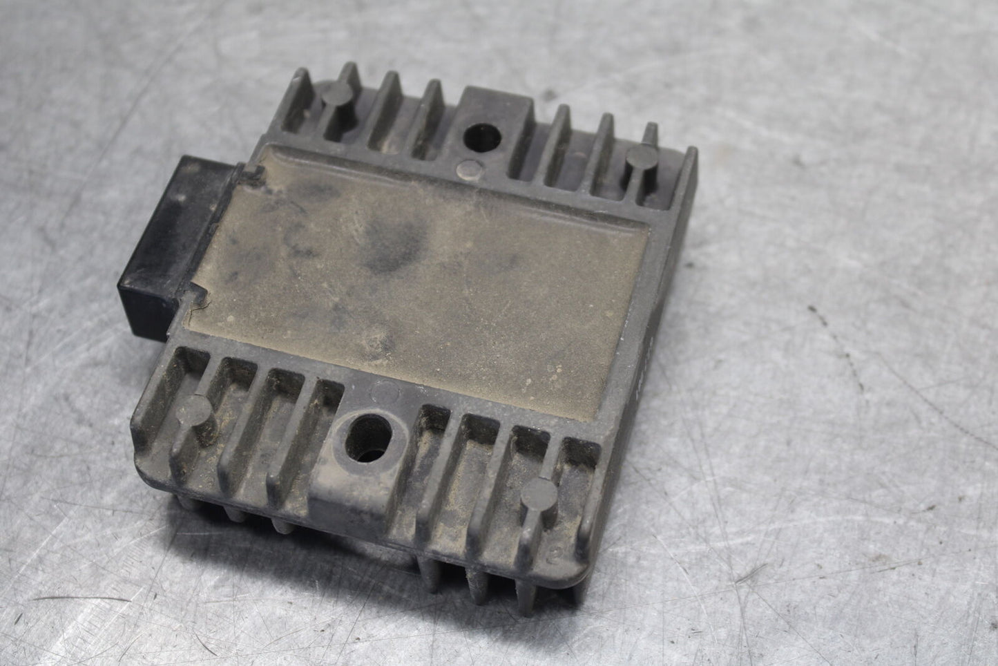 08-09 YAMAHA YZF R6S RECTIFIER VOLTAGE REGULATOR  BB690