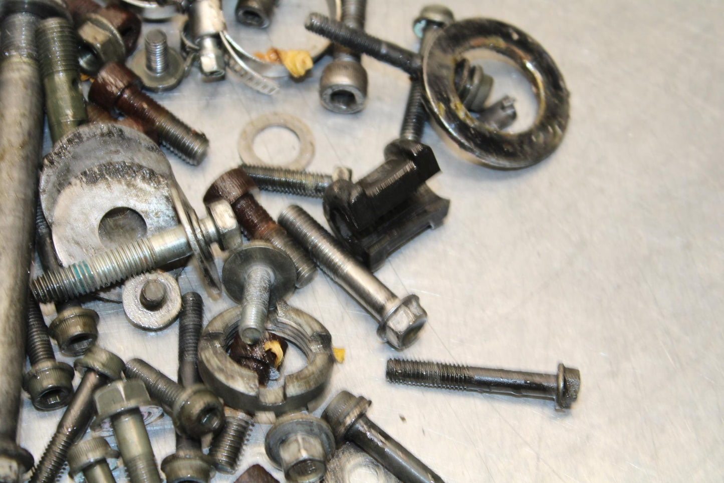 2001 Suzuki GSXR750 MISC BOLTS HARDWARE MOTOR SCREWS BB553