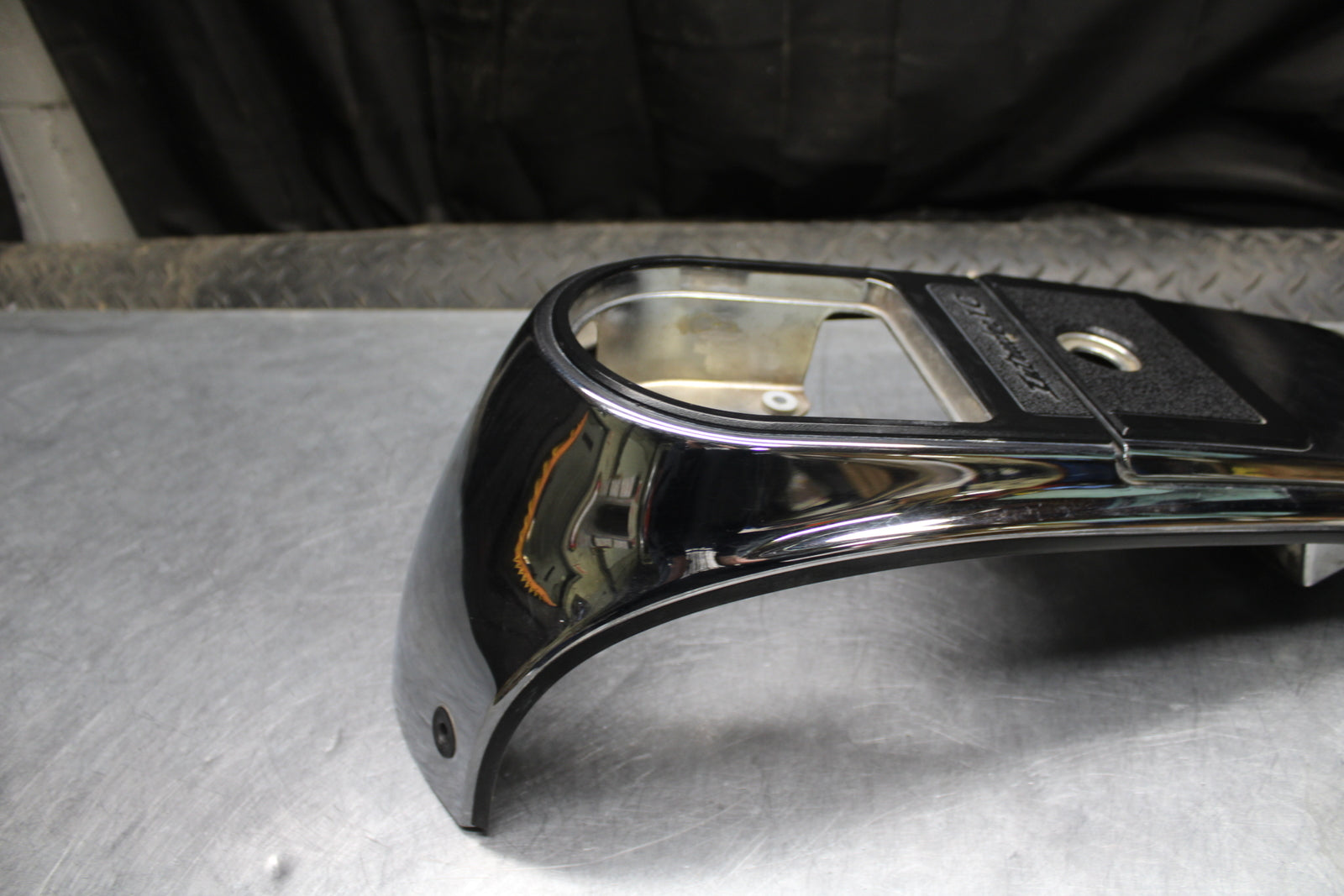 00 SUZUKI INTRUDER 1500 VL1500 GAS TANK CAP COVER TRIM PANELCOWL FAIRING BB761