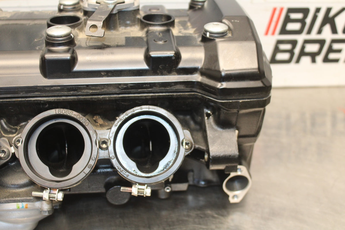 25 KAWASAKI Z900 1,659km ENGINE TOP END CYLINDER HEAD BB928
