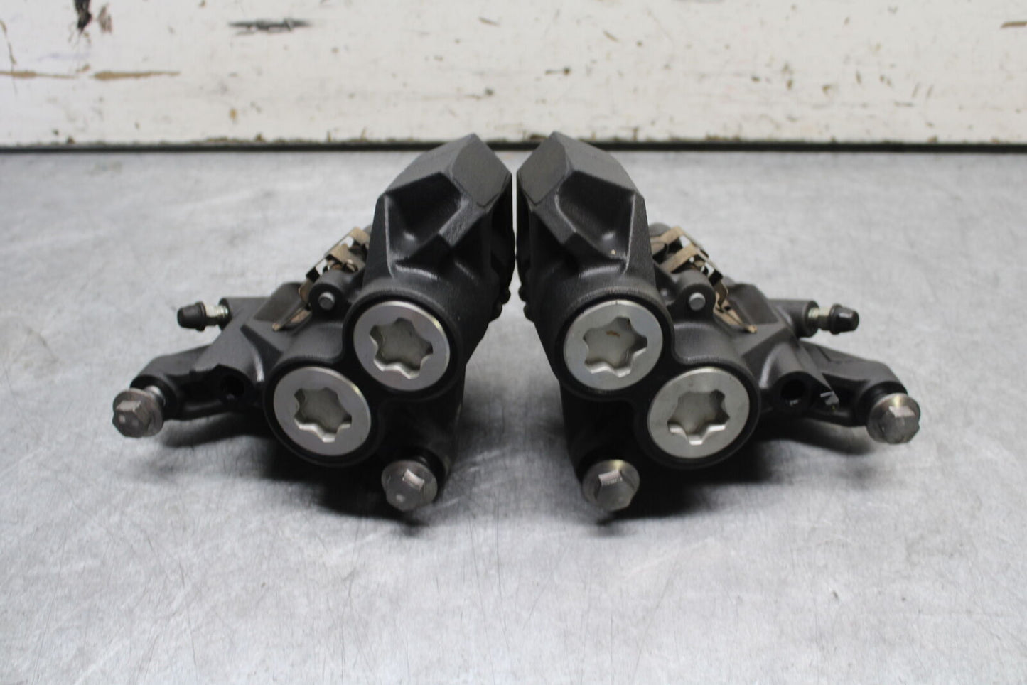 18-24 YAMAHA MT-07 RIGHT LEFT FRONT BRAKE CALIPER SET PAIR CALIPERS BB662