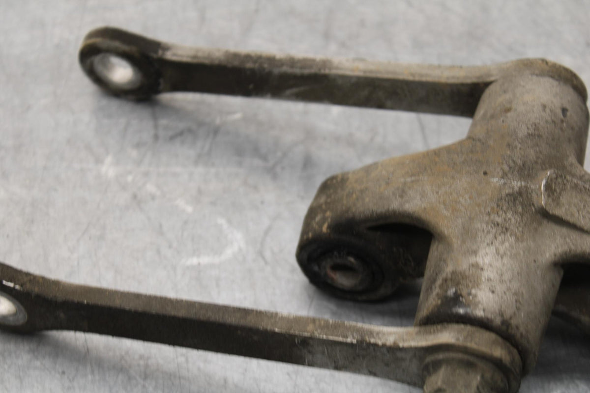 1999 Suzuki GSXR600 REAR DOGBONE SHOCK LINKAGE LINK 62600-34820 BB580