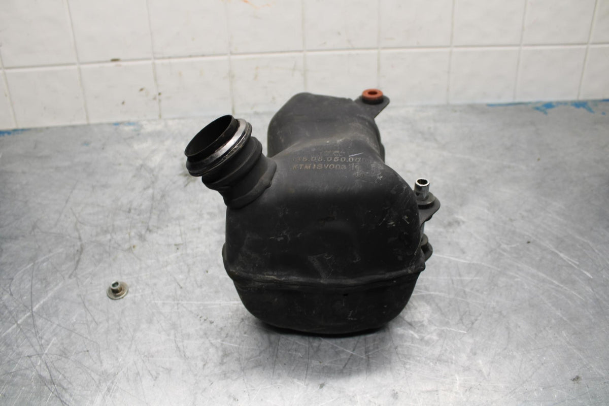 18 KTM RC 390 EXHAUST MIDPIPE MID MIDDLE PIPE BB442