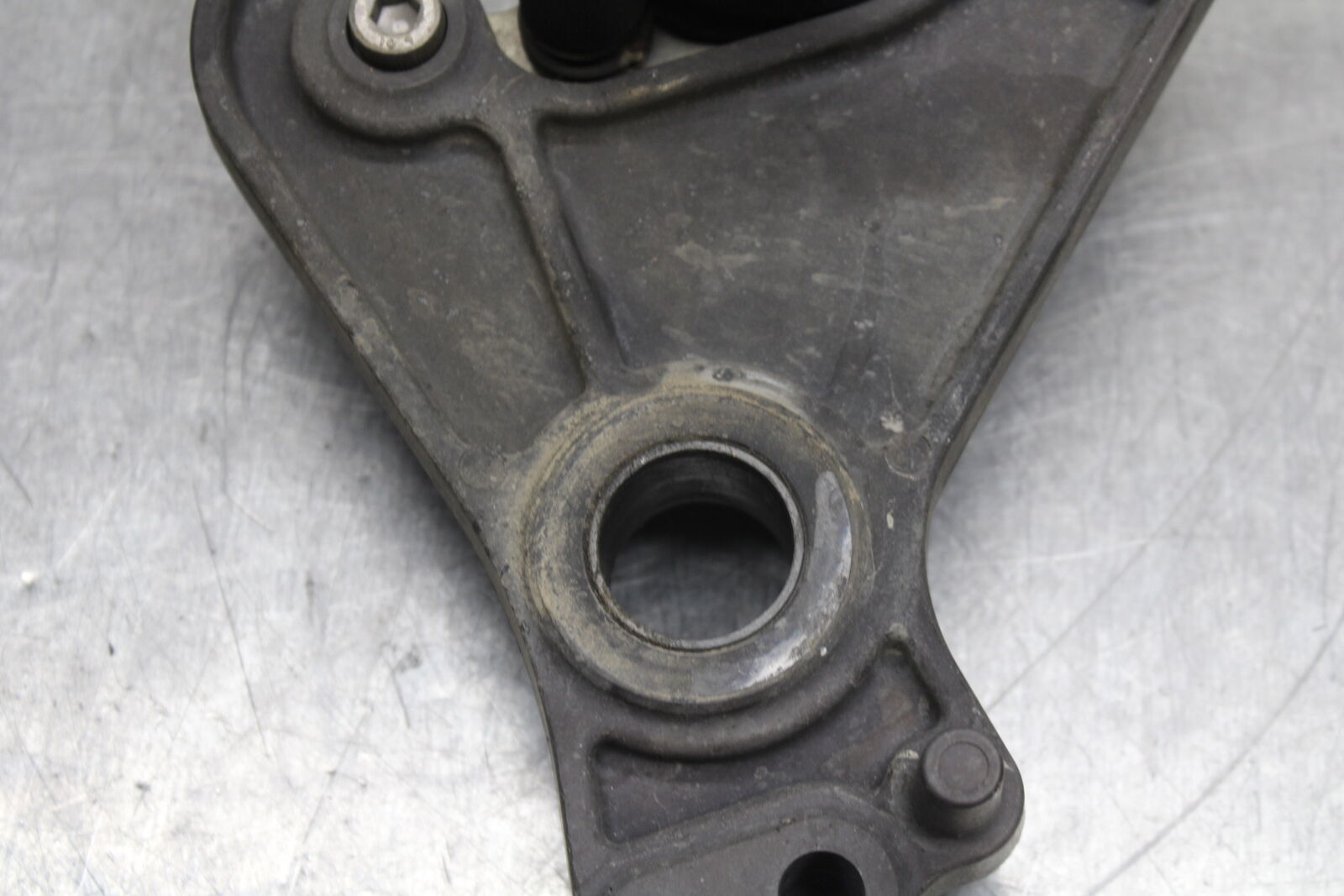 12-13 KAWASAKI Z1000 REAR BACK BRAKE CALIPER W MOUNT BRACKET BB743