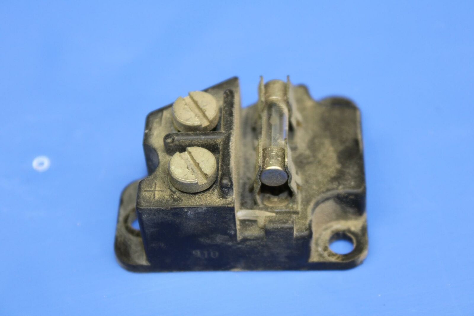 80-81 YAMAHA XS1100 SPECIAL FUSEBOX HOLDER BB174