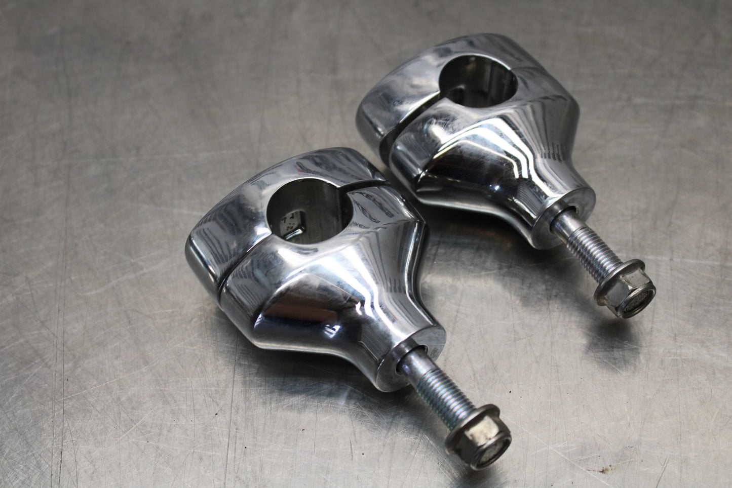 08 KAWASAKI VULCAN 900 HANDLEBAR RISERS BB184