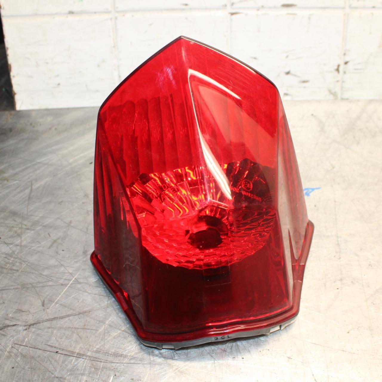 2010 Yamaha FZ6R REAR TAIL TAILLIGHT BACK BRAKE LIGHT BB07