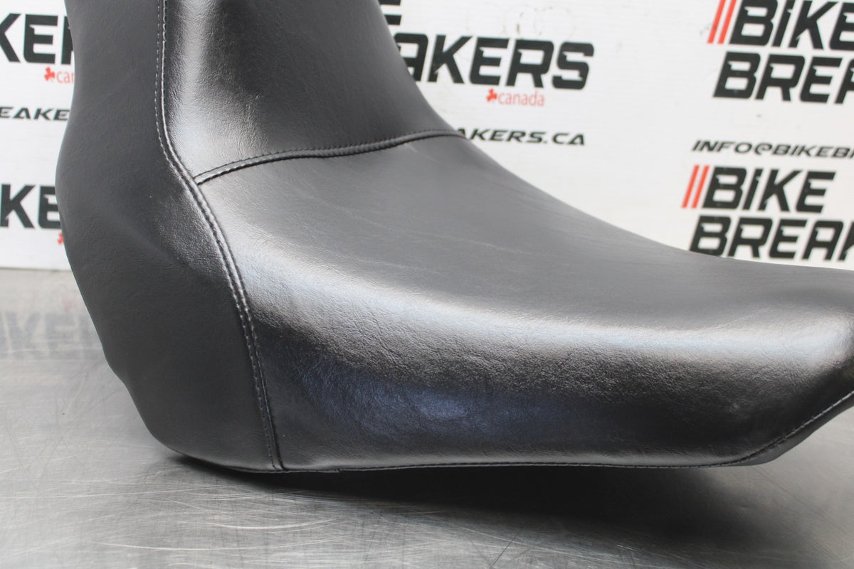 22 HARLEY-DAVIDSON SOFTAIL FRONT DRIVERS SEAT BB859