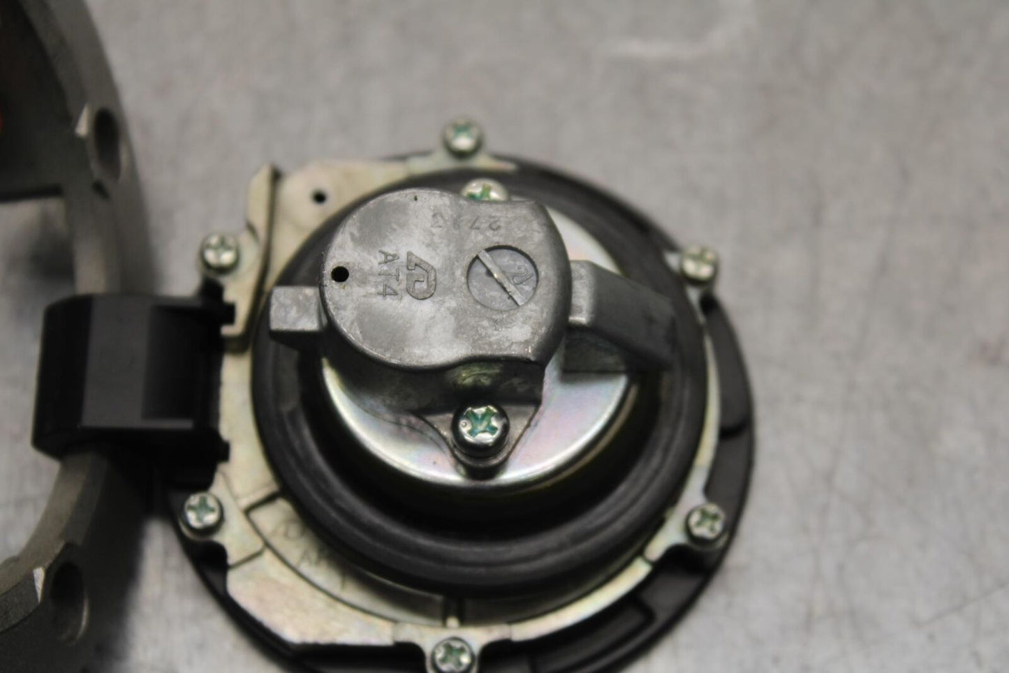 11-22 SUZUKI GSXR600 FUEL TANK GAS CAP WITH KEY BB582
