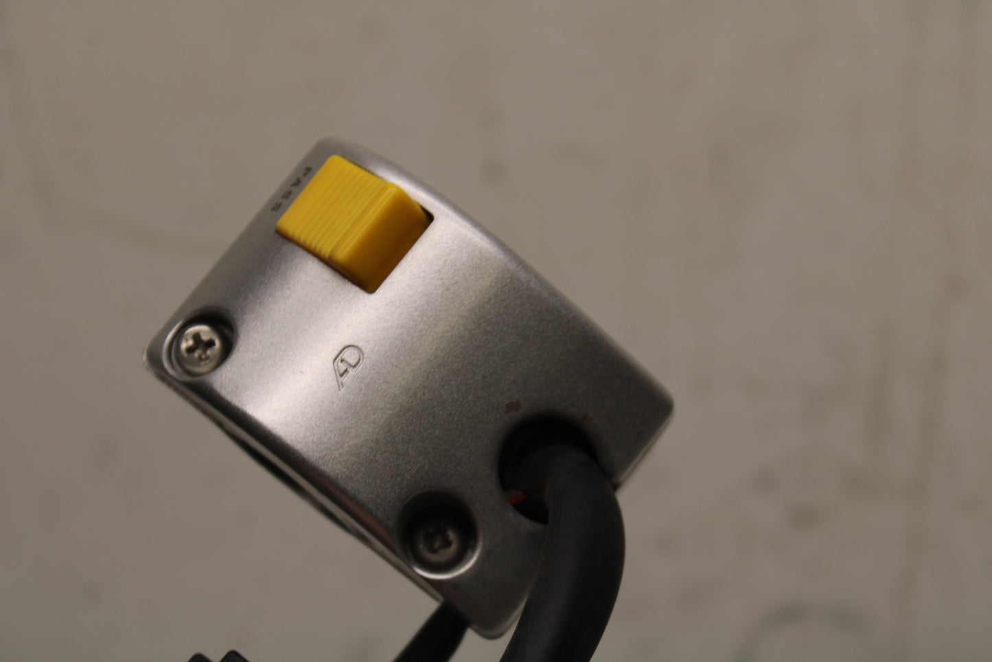04 SUZUKI INTRUDER 800 LEFT HANDLE HORN SIGNALS SWITCH SWITCHES BB758