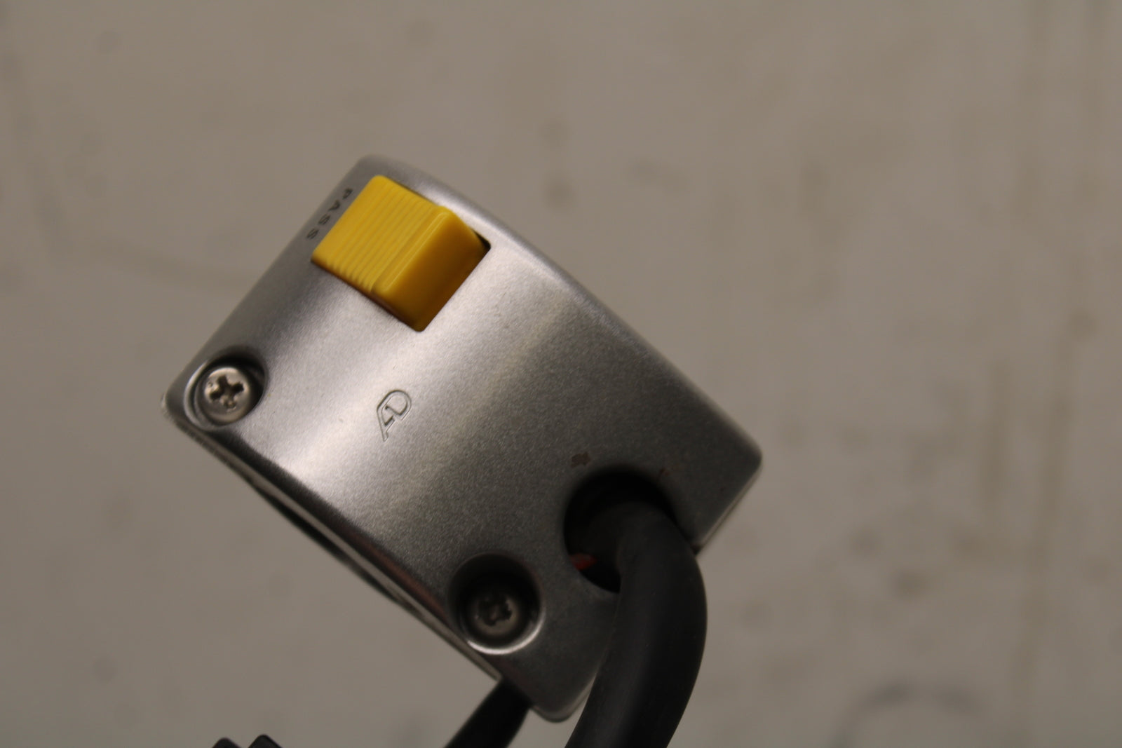 04 SUZUKI INTRUDER 800 LEFT HANDLE HORN SIGNALS SWITCH SWITCHES BB758