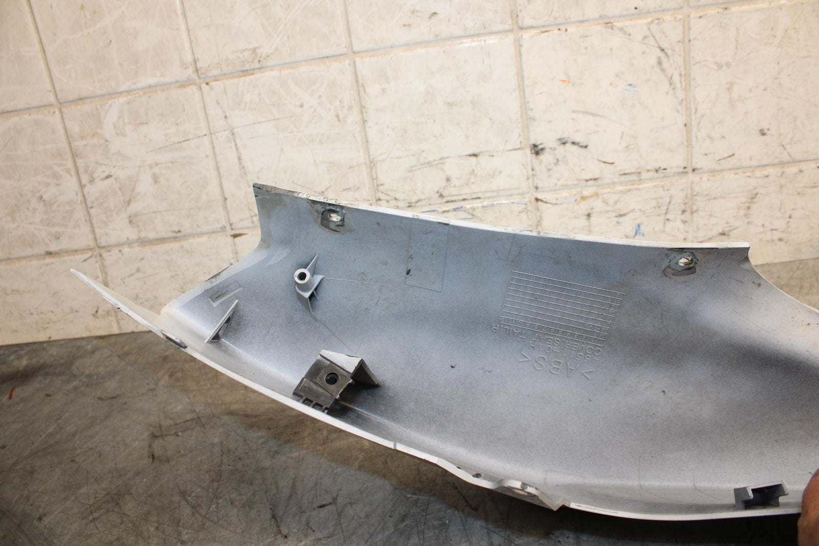 2007 Suzuki GSXR750 RIGHT REAR TAIL FAIRING COWL SHROUD 45501-02H00-YBD BB546