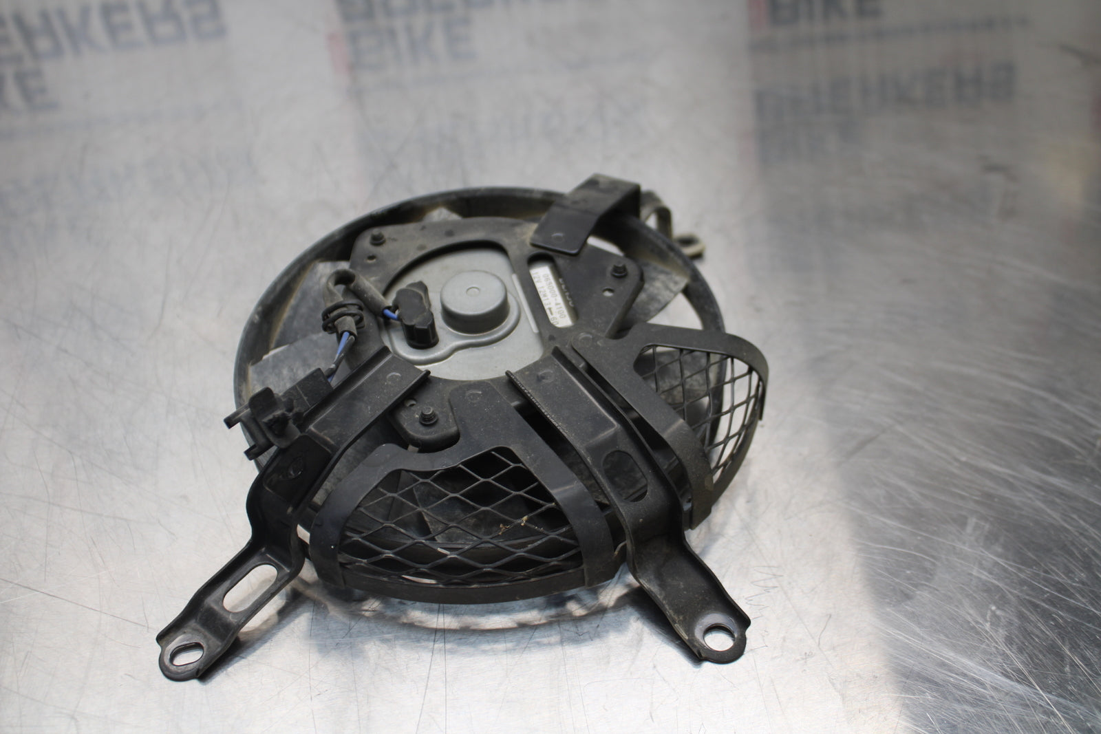 11 SUZUKI GSXR1000 ENGINE RADIATOR COOLING FAN BB142