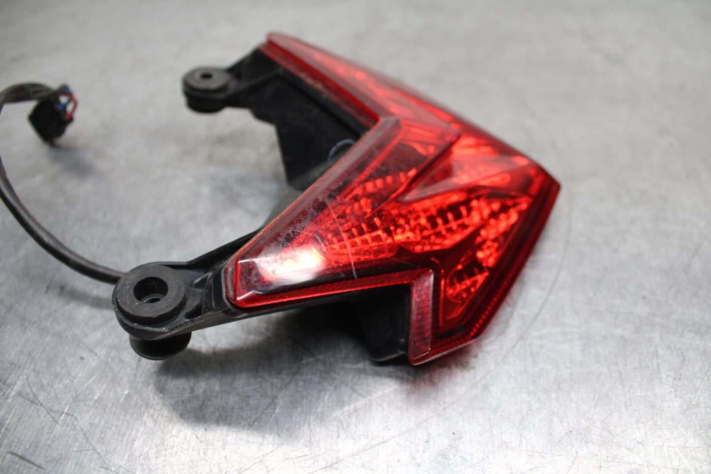 13-17 KAWASAKI NINJA ZX6R ZX636E REAR TAIL TAILLIGHT BACK BRAKE LIGHT BB735