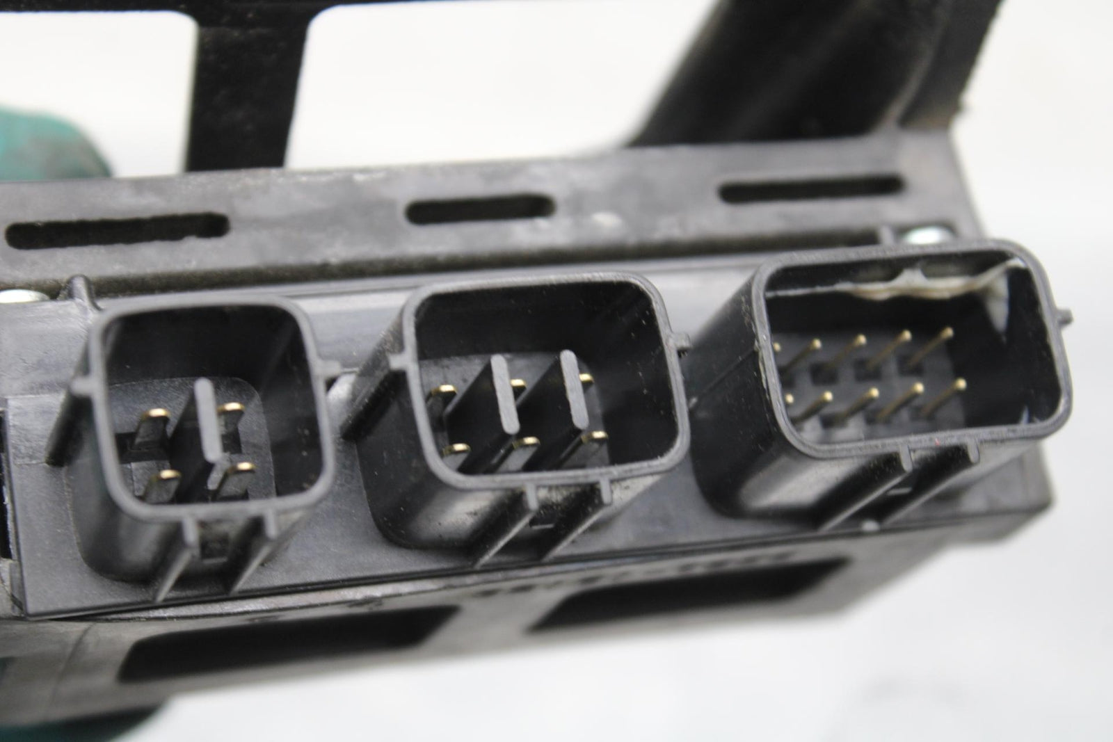 19-22 KAWASAKI Z400 RELAY ASSEMBLY BOX BB586