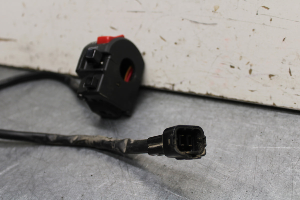 16 KAWASAKI NINJA ZX10R RIGHT HANDLE KILL OFF START SWITCH SWITCHES BB650