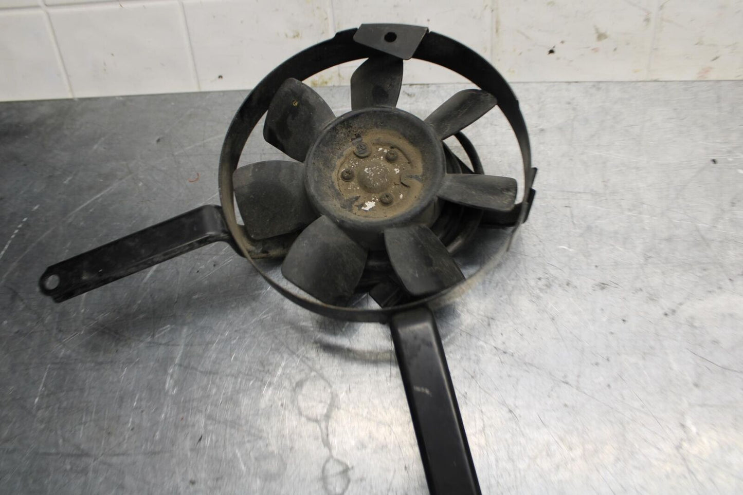89-90 YAMAHA FZR600 ENGINE RADIATOR COOLING FAN BB76