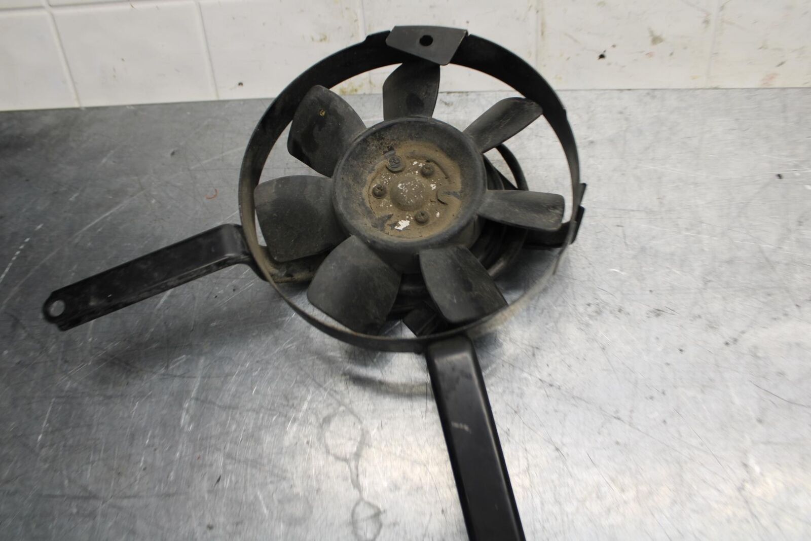 89-90 YAMAHA FZR600 ENGINE RADIATOR COOLING FAN BB76