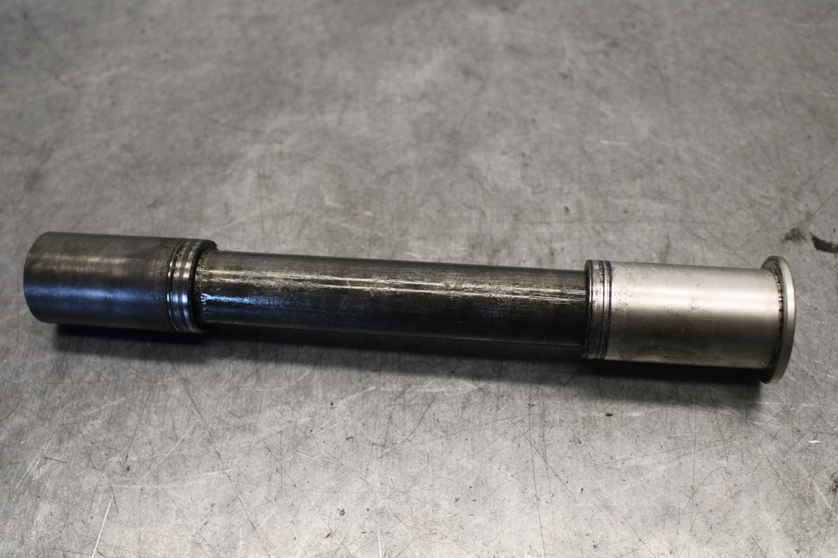 04-05 SUZUKI GSXR600 FRONT WHEEL RIM AXLE PIVOT BOLT 54711-35F10 BB658